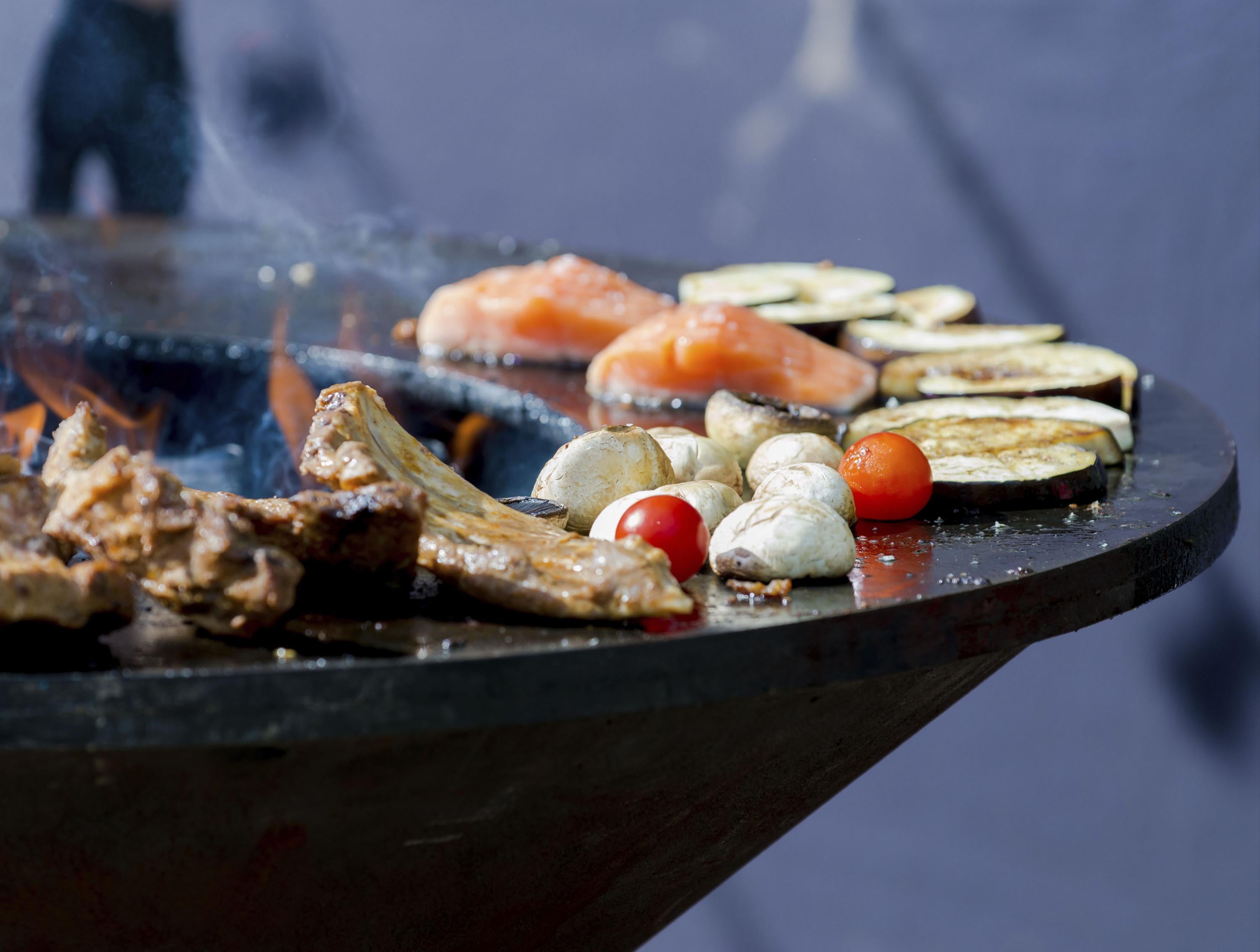 Surface de cuisson 100 cm Grand barbecue avec plaque de 100 cm en acier corten
