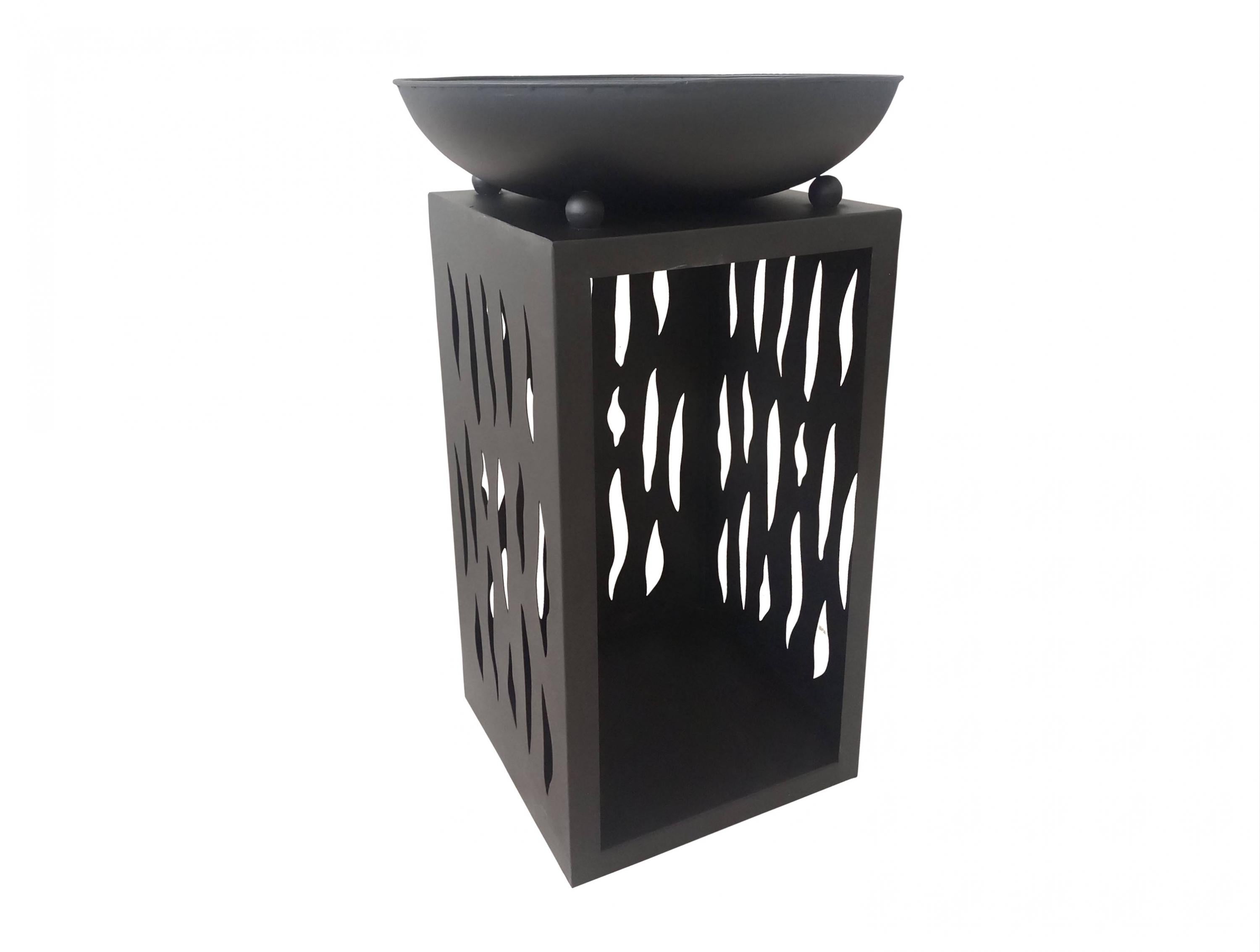 Barbecue design élégant avec grill chromé en acier noir