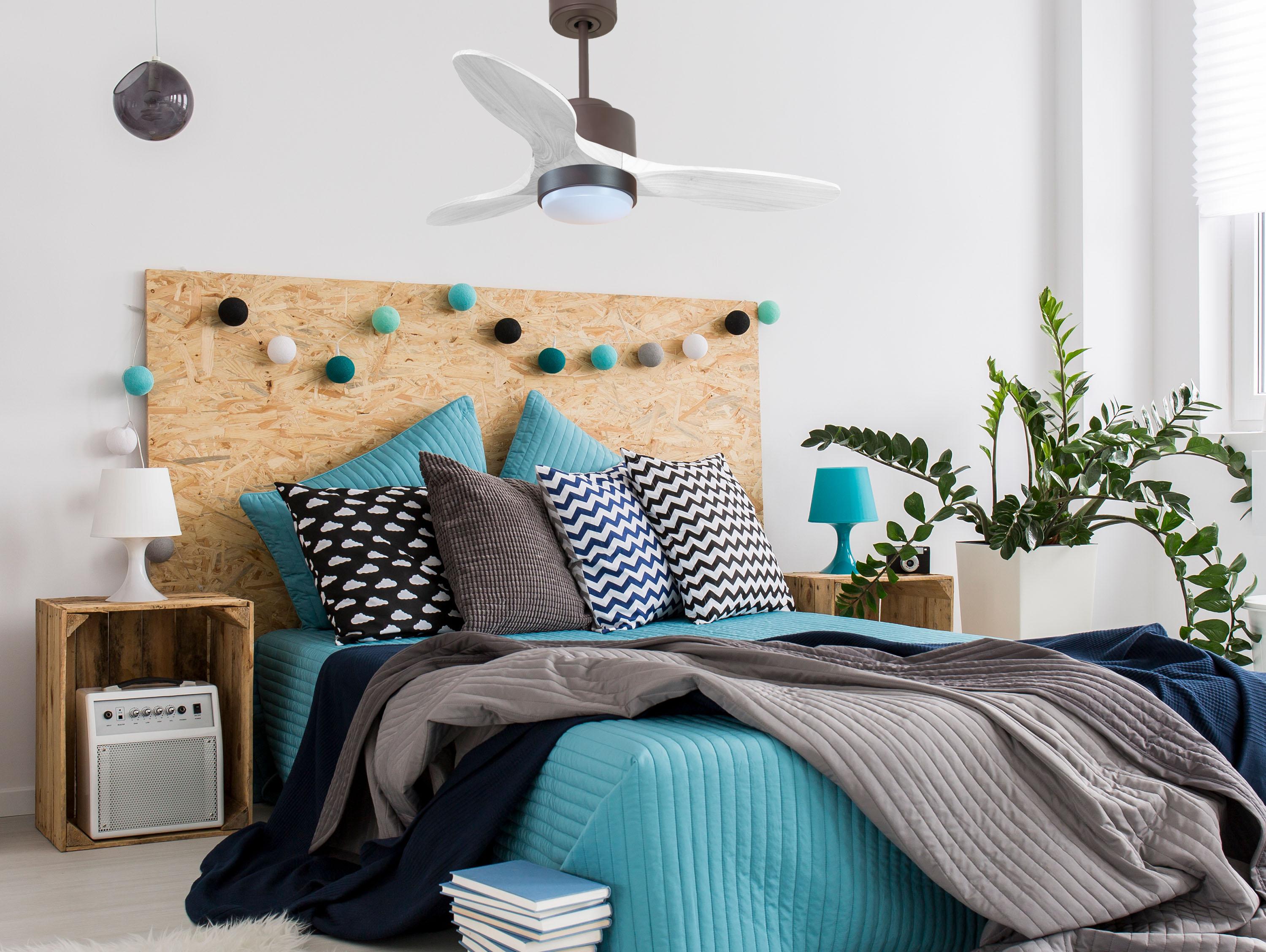 Ventilateur de plafond Réversible Thermostat Dimmable Wifi Moteur à courant continu Toits en pente Télécommande Lumière à trois tons Hypersilence Mémoire