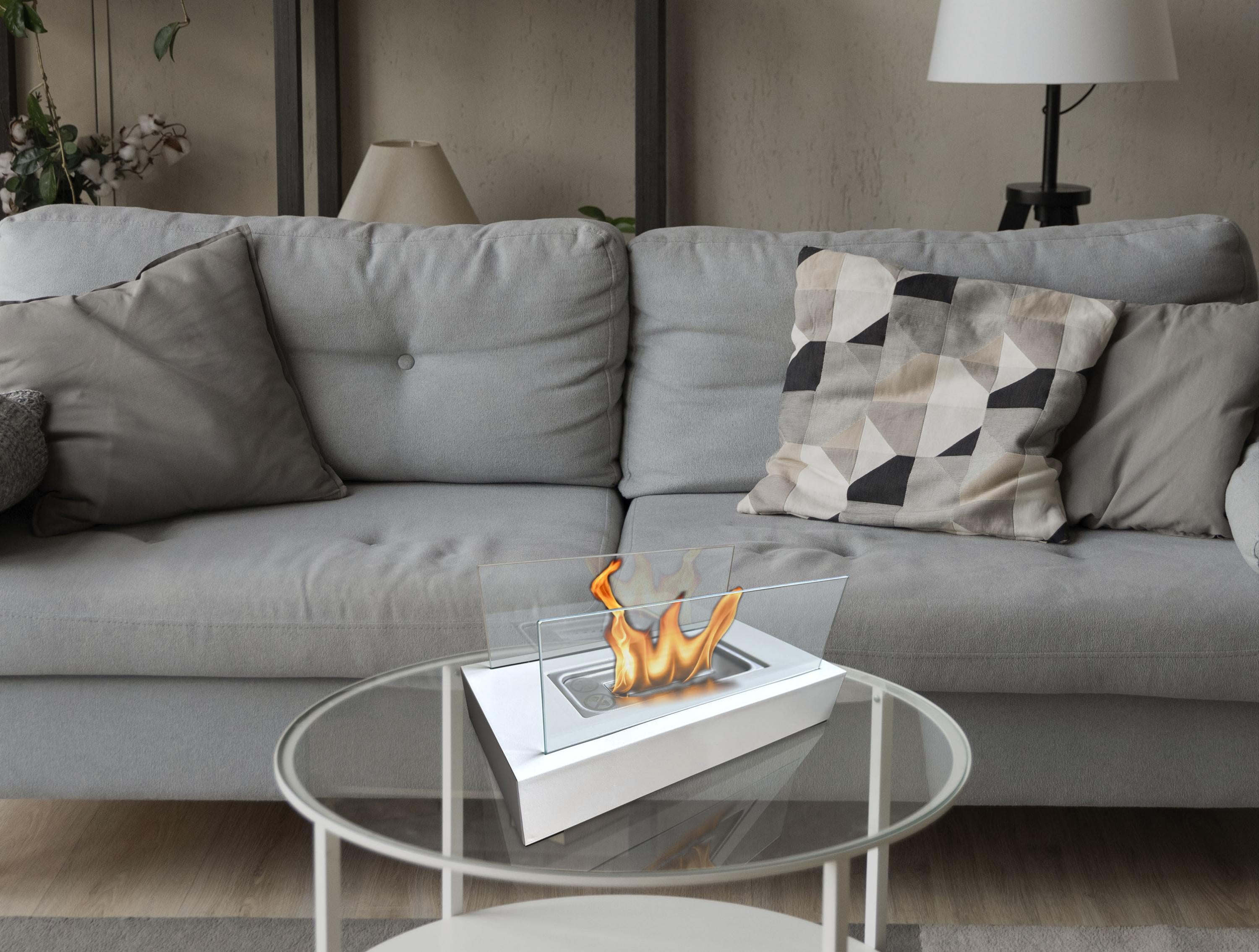 Cheminée à l'éthanol de table avec deux abat-jours en verre trempé