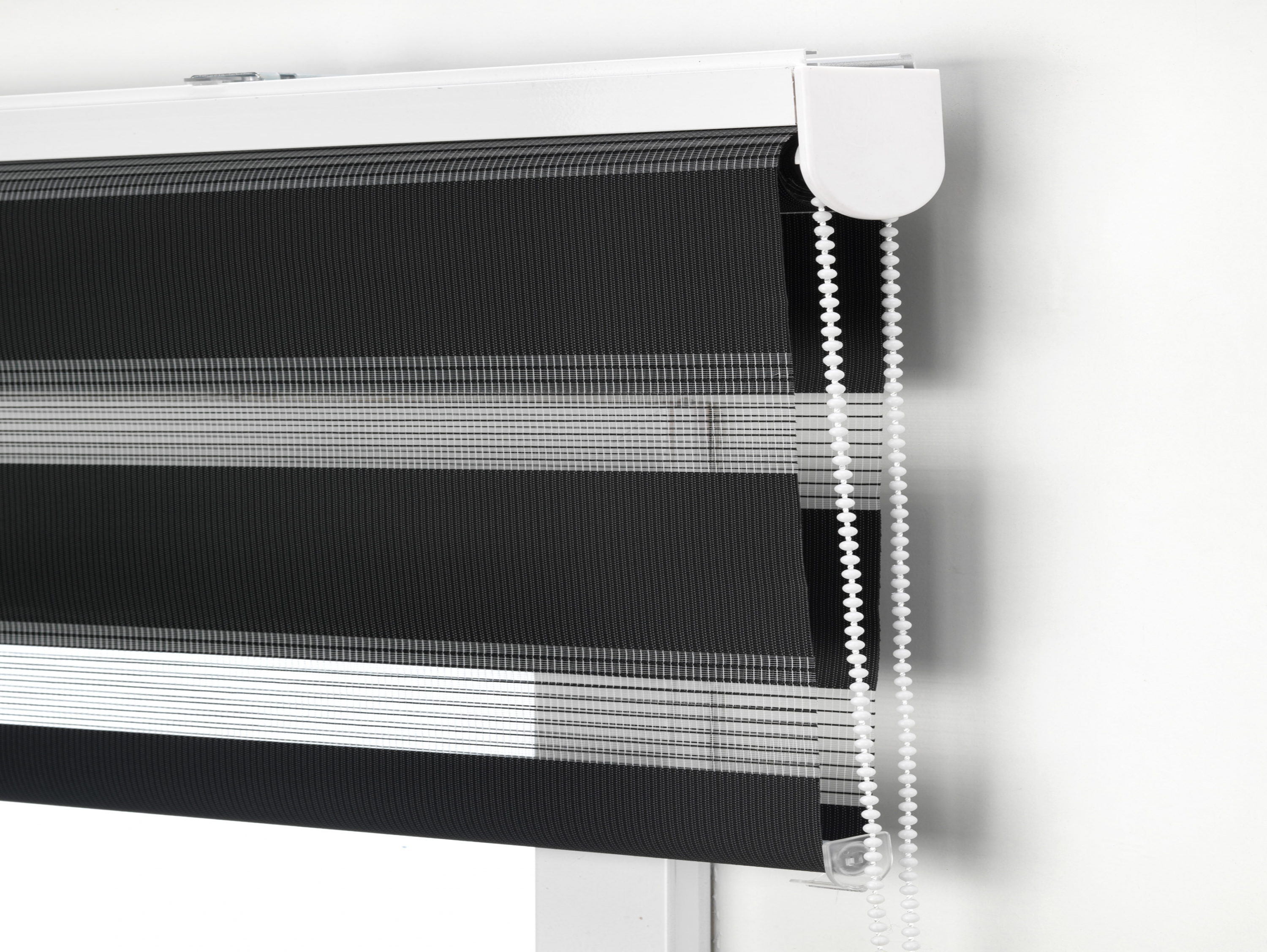 VELIRA_140x250_NEGRO: Store enrouleur Polyester Translucide Noir 140 x 250