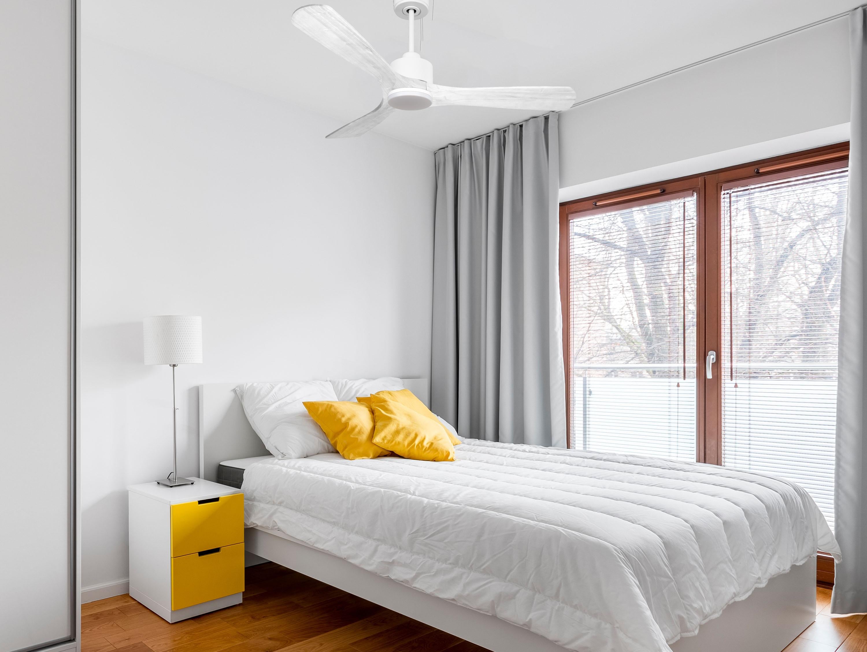   Ventilateur de plafond Réversible  Thermostat Dimmable Wifi Moteur à courant continu Toits en pente Télécommande Lumière à trois tons Hypersilence Mémoire